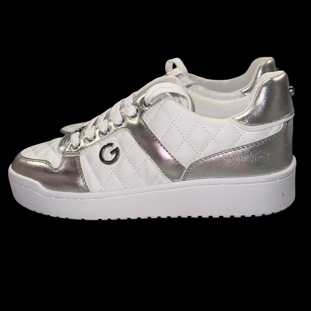 GUESS Women's Casual Sneakers Shoes Size 10 White/Silver/Metallic Silver - Picture 2 of 5
